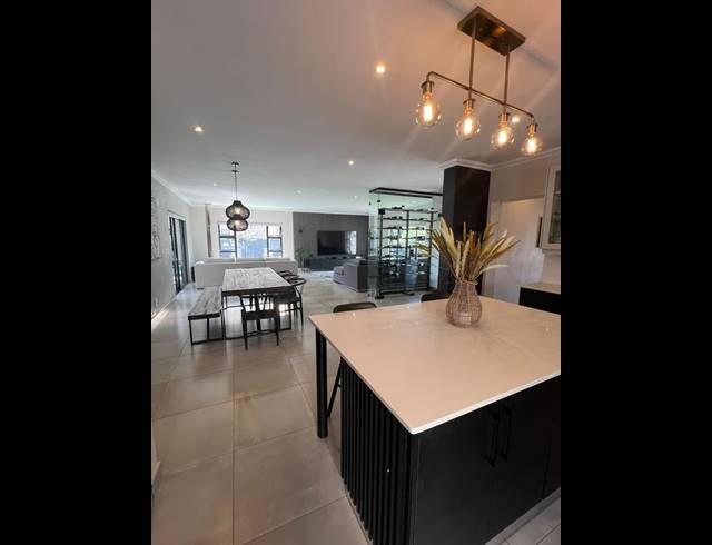 4 BEDROOM HOUSE FOR SALE IN SIX FOUNTAINS RESIDENTIAL ESTATE